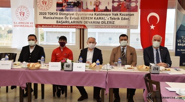 Vali Karadeniz, Milli Güreşçimiz Kerem Kamal İçin Düzenlenen Programa Katıldı