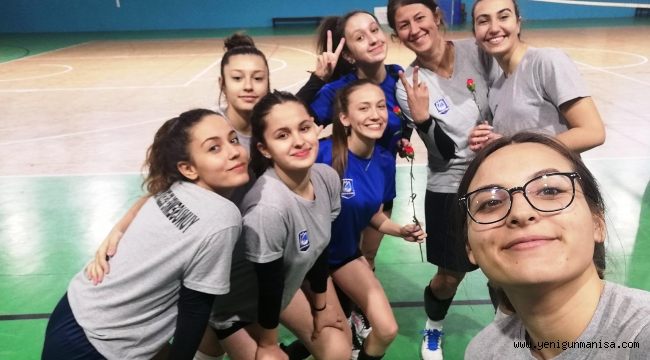 YUNUSEMRELİ VOLEYBOLCULAR  SEZONU SABIRSIZLIKLA BEKLİYOR