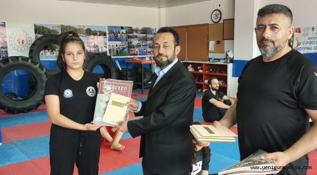 DİYANET GENÇLİKSPOR YUNUSEMRE WUSHU-KUNGFU SPORCULARI İLE OKUMA ETKİNLİĞİ DÜZENLEDİ