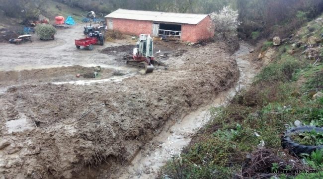 Saruhanlı Halitpaşa Mahallesinde Dere Temizliği Yapıldı 