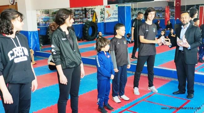 YUNUSEMRELİ ŞAMPİYON WUSHU KUNGFUCULARI DİYANET GENÇLİKSPOR KULÜBÜ ÖDÜLLENDİRDİ