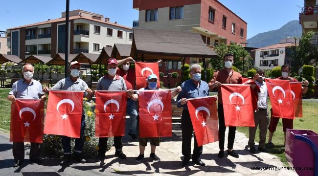 ŞEHZADELER BELEDİYESİ 19 MAYIS COŞKUSUNU EVLERE TAŞIDI