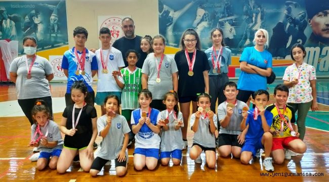 Sağlıklı Beslenme Haftası Badminton Turnuvasından 