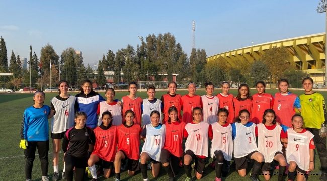 U15 ve U17 Kız Milli Takımları bölge seçmelerinin İzmir etabı tamamlandı    