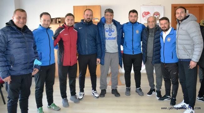  AKHİSAR 6 YENİ FUTBOL ANTRENÖRÜ KAZANDI