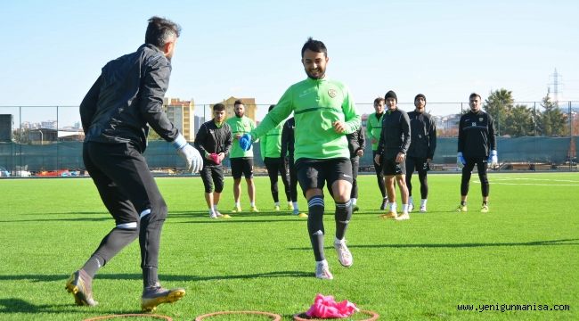 Lider Aliağaspor FK, Manisaspor Deplasmanına Hazırlanıyor  