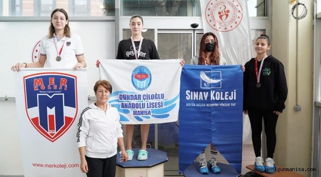 Okul sporlarında yüzme, futbol, badminton, bilek güreşi ve voleybol heyecanı tamamlandı