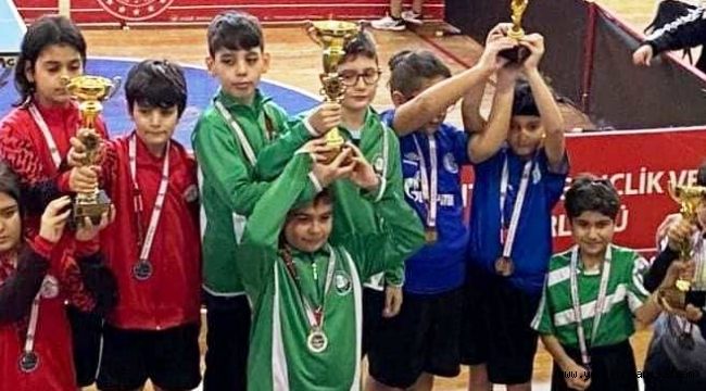 Salihli Belediyespor Masa Tenisinde Ege Bölgesi Şampiyonu Oldu