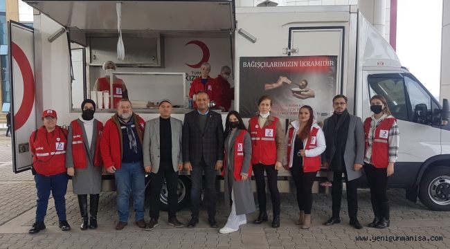 Türk Kızılay Yunusemre Şubesinden öğrencilere çorba ikramı