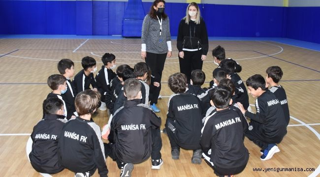 Manisa FK Akademisi sporcuları Olimpik Değerler’ eğitimi aldı