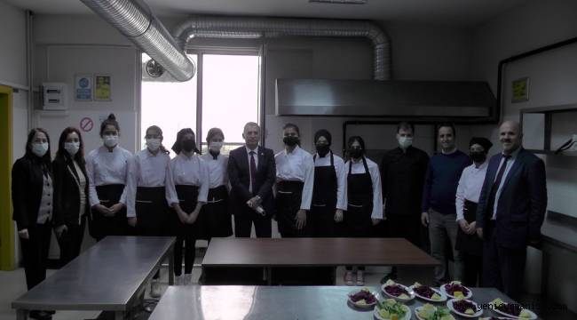 ÖĞRENCİLERE PİZZA VE PİDE YAPIMI KURSU
