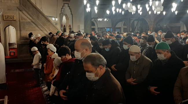 Sultan  Camii Sabah Namazı Buluşması  Devam Ediyor