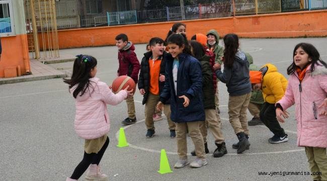 YUNUSEMRE GELECEĞİN YILDIZ BASKETBOLCULARINI SEÇİYOR