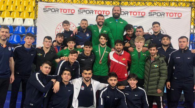 AKHİSAR BELEDİYESPOR GENÇ GÜREŞÇİLERİ TARİH YAZDI