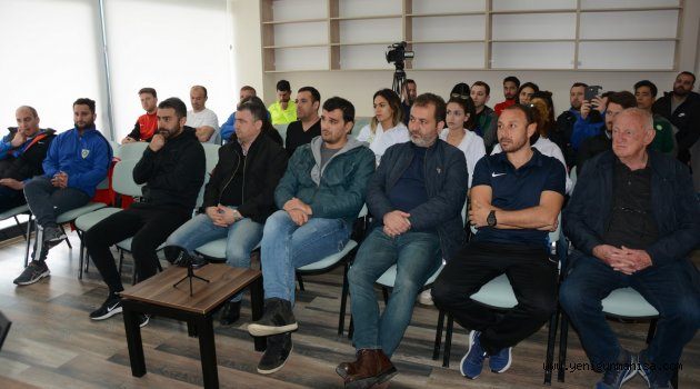 Altyapı Antrenörlerine "Çocuk Koruma" Konulu Seminer Verildi