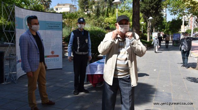 Büyükşehir 65 Yaş Üstü Vatandaşlara 20 Bin Adet Maske Dağıttı