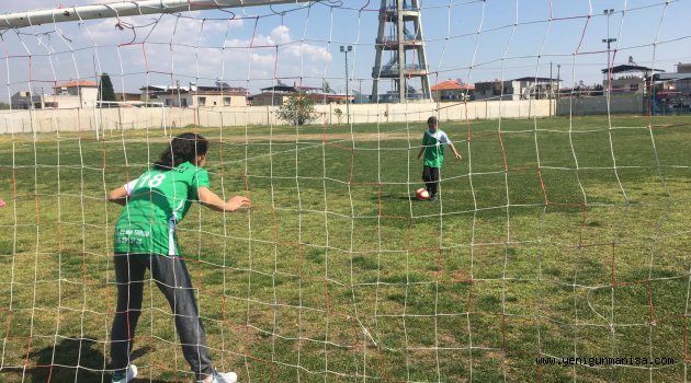 EN İYİ PENALTILARI MÜTEVELLİLİ KIZLAR ATTI