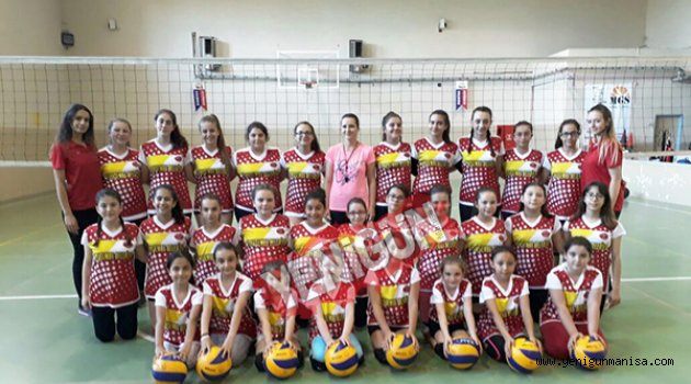 HACIHALİLLER GEDİZ YAZ VOLEYBOL OKULU BAŞLADI