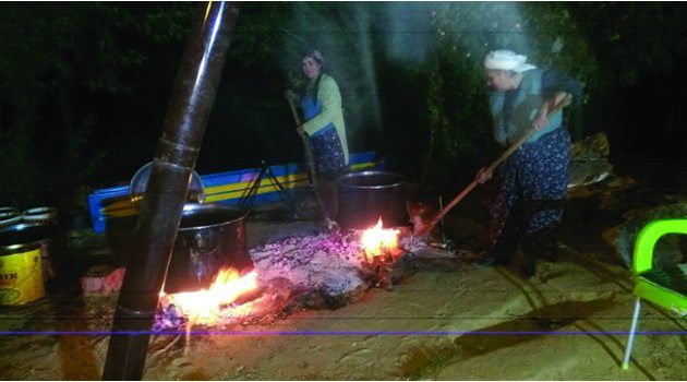 Kara Üzüm Pekmezi Mahalleliye Yeni Pazarlar Sağladı