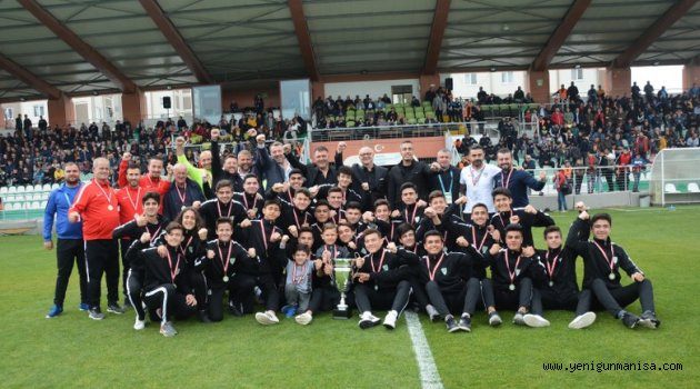 Manisa BŞBSpor U-15 Şampiyonluk  Kupasını Başkan Ergün’ün Elinden Aldı