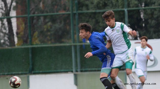 Manisa Büyükşehir Belediyespor  U-19  Takımıyla Hazırlık Maçı Yaptı