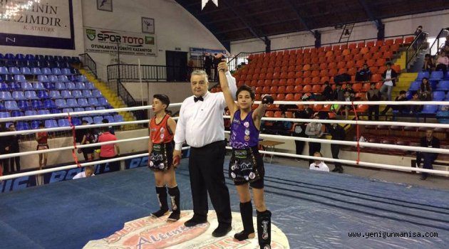 MUAYTHAİ EĞİTİM MERKEZİ BAŞARIYA DOYMUYOR