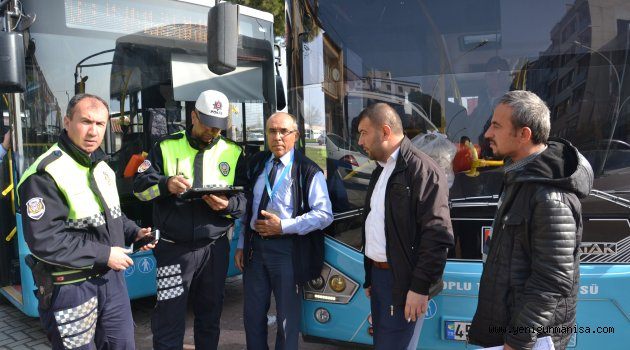 Saruhanlı polisi otobüslerde kontrol gerçekleştirdi