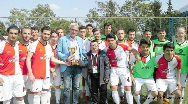 U-19 ‘DA ŞAMPİYON TAKIMLAR KUPALARINI ALDI