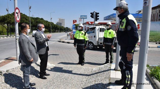 VALİ DENİZ, SOKAĞA ÇIKMA YASAĞI KAPSAMINDA YAPILAN DENETİMLERİ İNCELEDİ