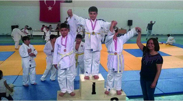 Yunusemre Judo Şampiyonasına Damgayı Vurdu