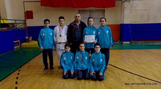 YUNUSEMRELİ JUDOCULAR FİNALİ GARANTİLEDİ